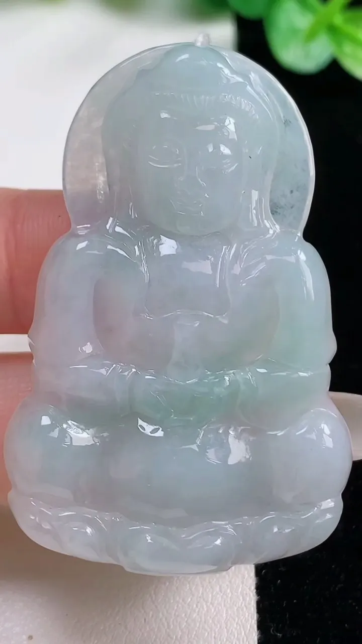 天然A货翡翠观音菩萨吊坠，尺寸52.5-24.7-5.6，重量:16.50g
10月23日