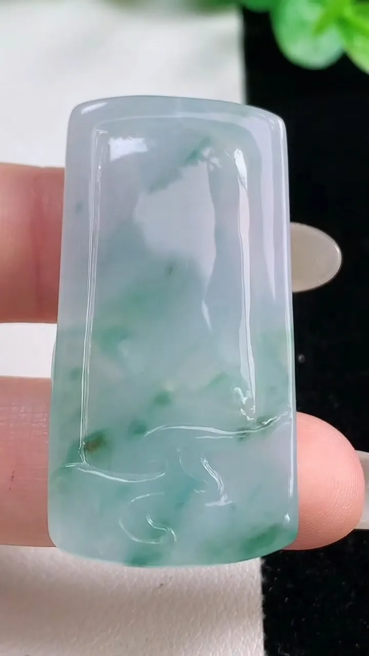 天然A货翡翠冰种飘花文殊菩萨吊坠，尺寸43.5-22.2-4.8，重量:9.23g
10月23日