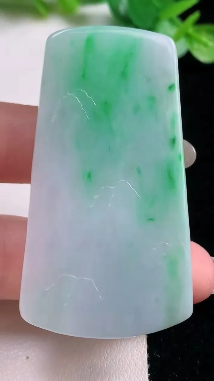 天然A货翡翠山水牌吊坠，尺寸57.8-31-6，重量:27.00g
10月23日