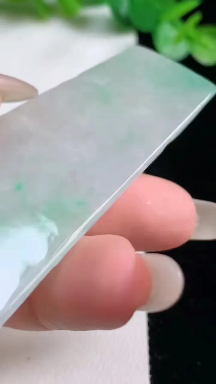天然A货翡翠山水牌吊坠，尺寸62-29.3-6.8，重量:27.17g
10月23日