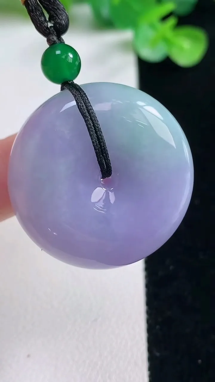 天然A货翡翠紫罗兰平安扣吊坠，尺寸30-12.4，重量:25.89g
10月23日