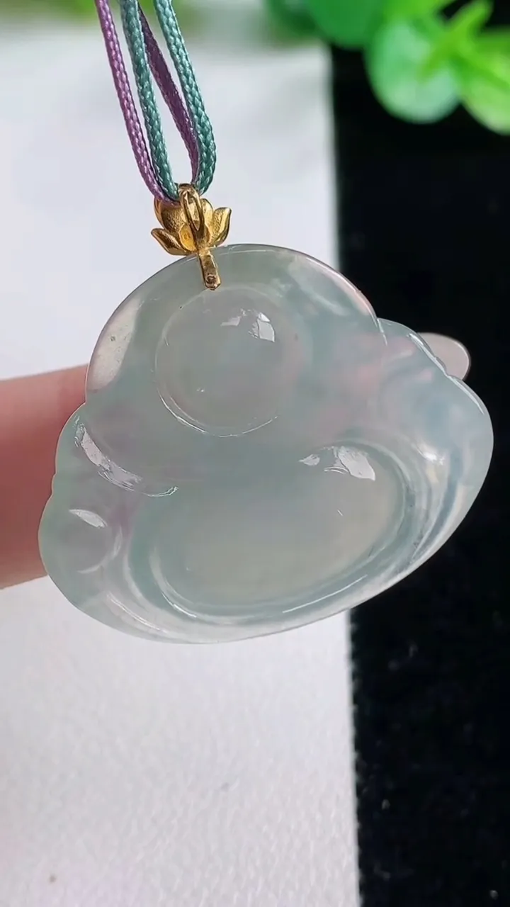 天然A货翡翠佛公吊坠，尺寸24.6-29.2-6.3，重量:6.48g
10月23日