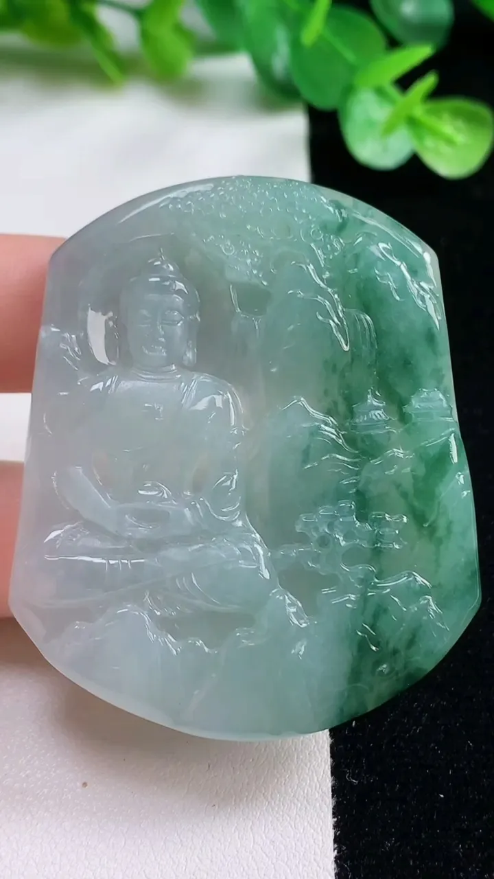 天然A货翡翠山水大日如来吊坠，尺寸53-44.5-6，重量:30.39g
10月23日
