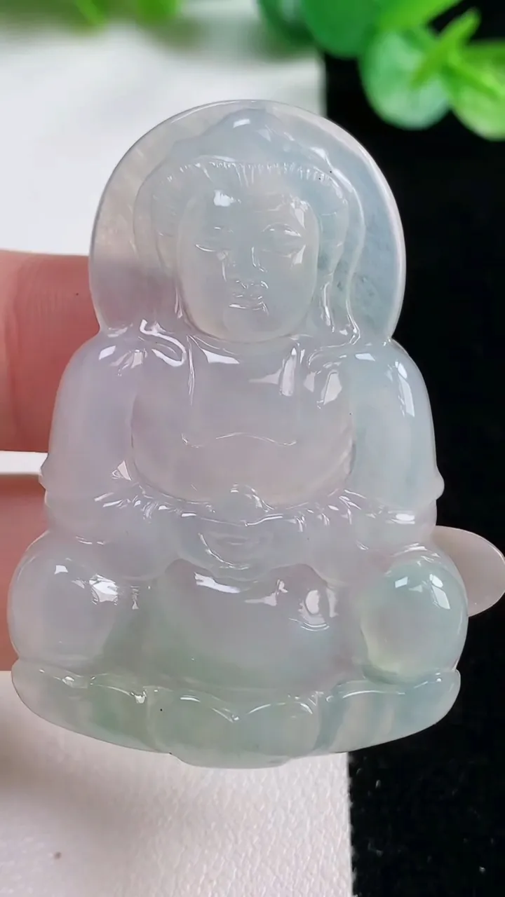 天然A货翡翠观音菩萨吊坠，尺寸48.5-33-5.2，重量:13.53g
10月23日