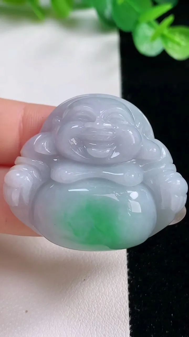 天然A货翡翠佛公吊坠，尺寸34.2-39.5-12，重量:25.04g
10月23日