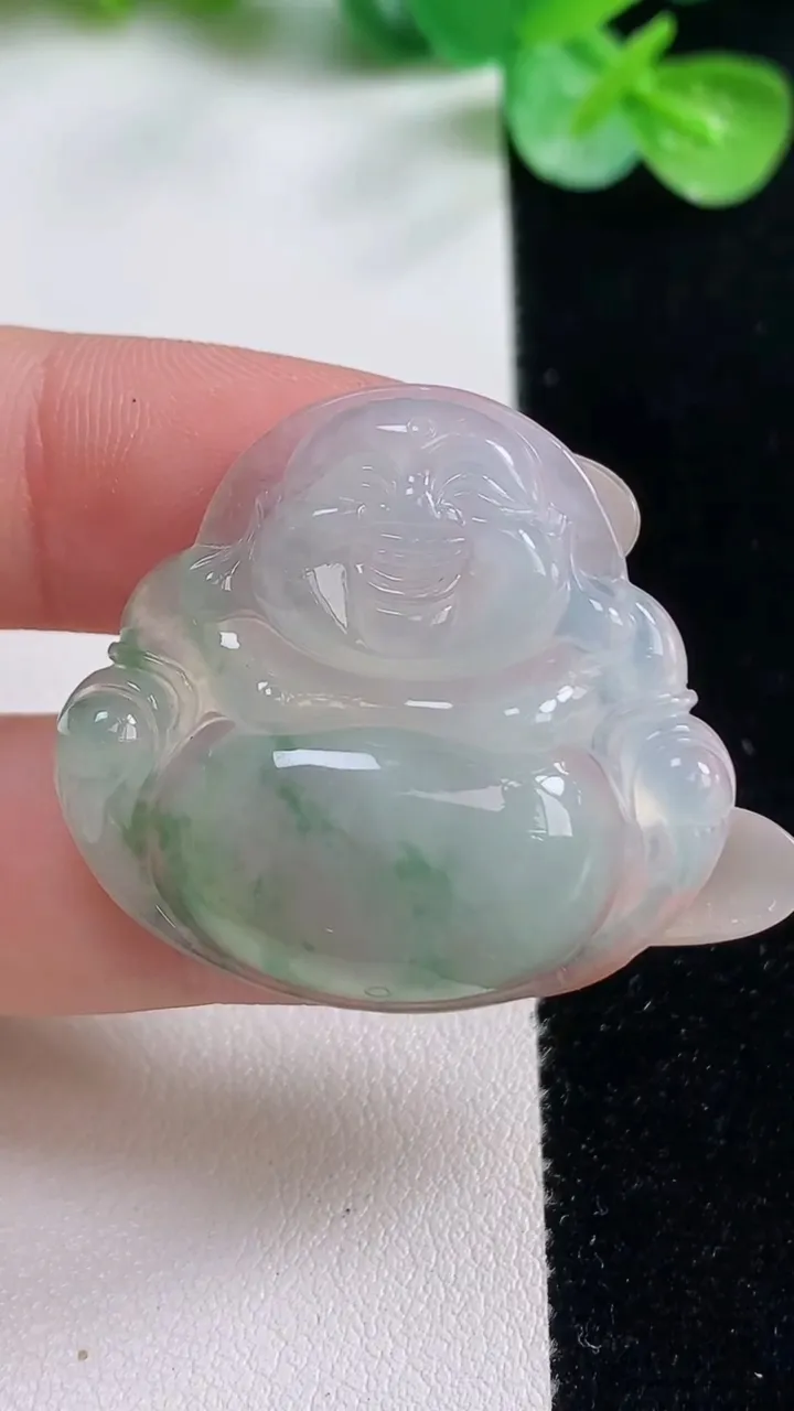 天然A货翡翠冰种飘花佛公吊坠，尺寸30.7-33-5.8，重量:8.84g
10月23日