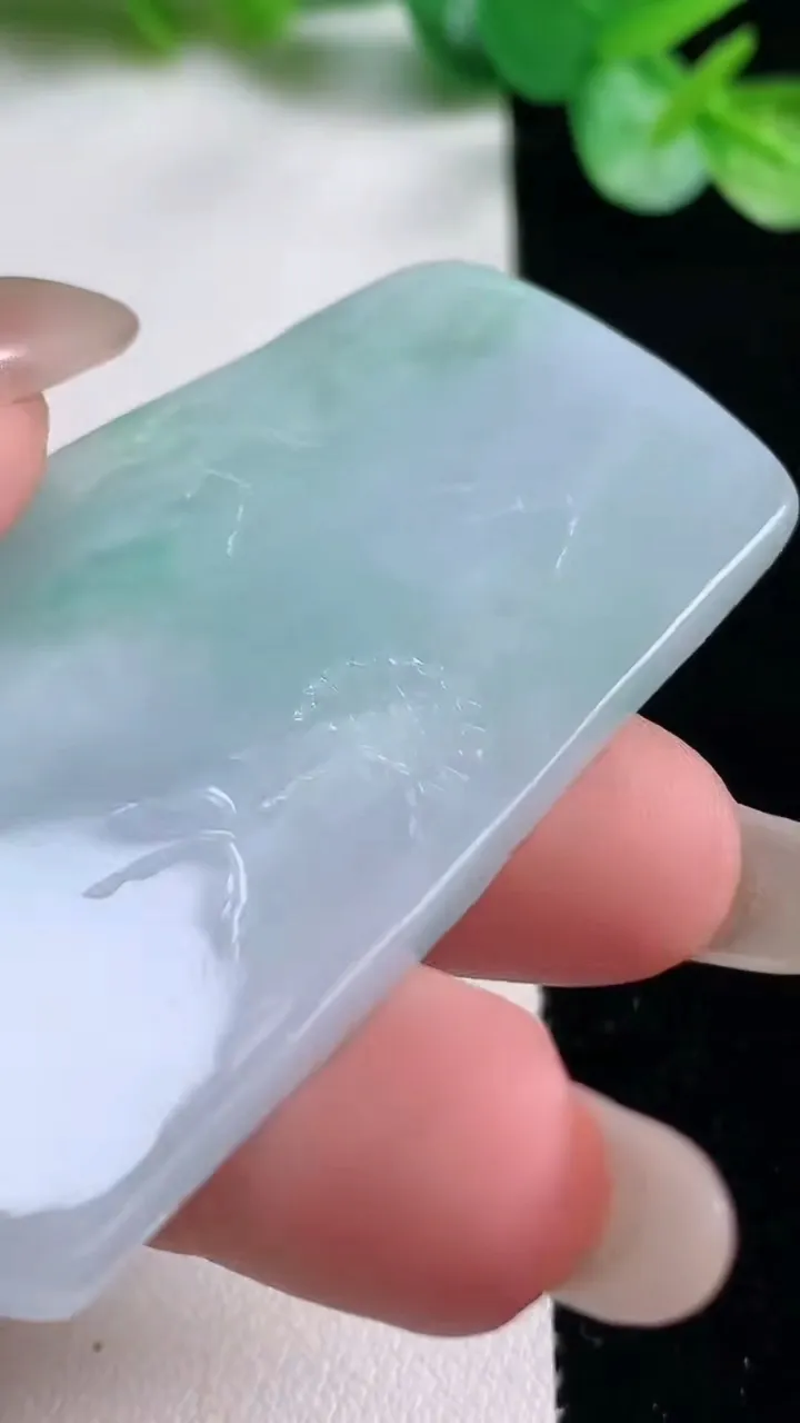 天然A货翡翠山水牌吊坠，尺寸58.6-32.3-6，重量:27.84g
10月23日
