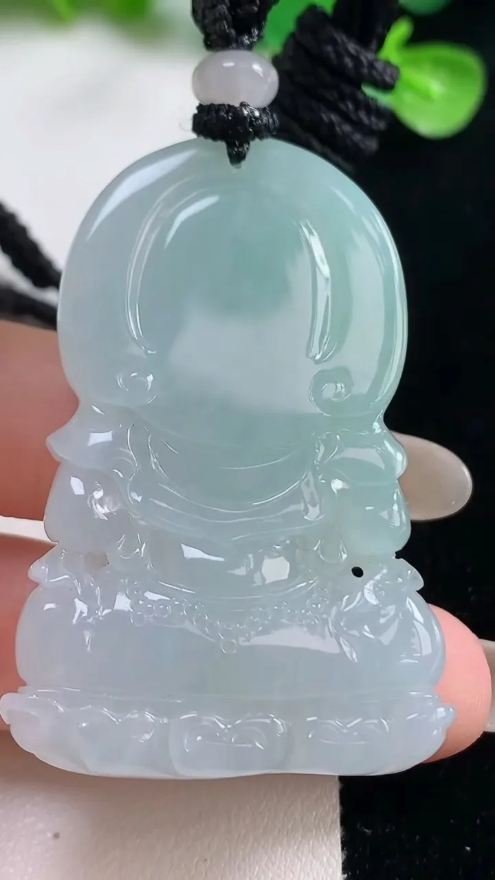 天然A货翡翠虚空藏菩萨吊坠，尺寸50.4-33.5-10，重量:35.42g
10月23日
