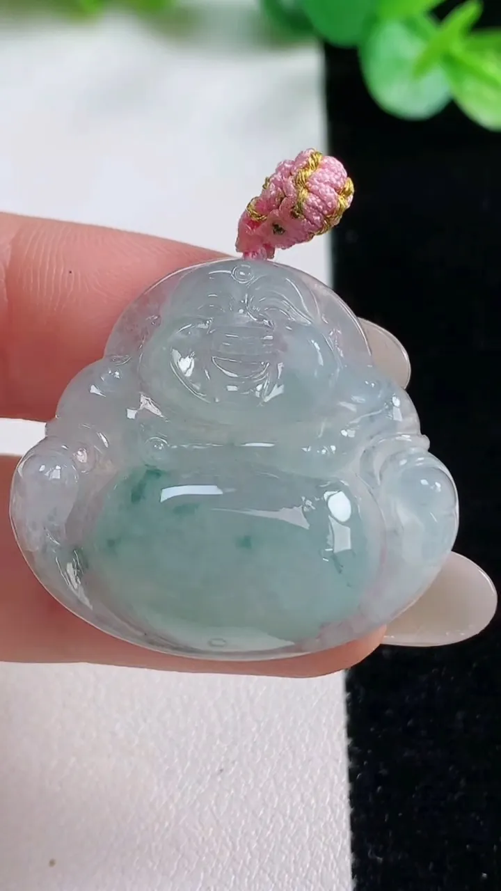 天然A货翡翠冰种飘花佛公吊坠，尺寸29-31.6-6，重量:8.22g
10月23日