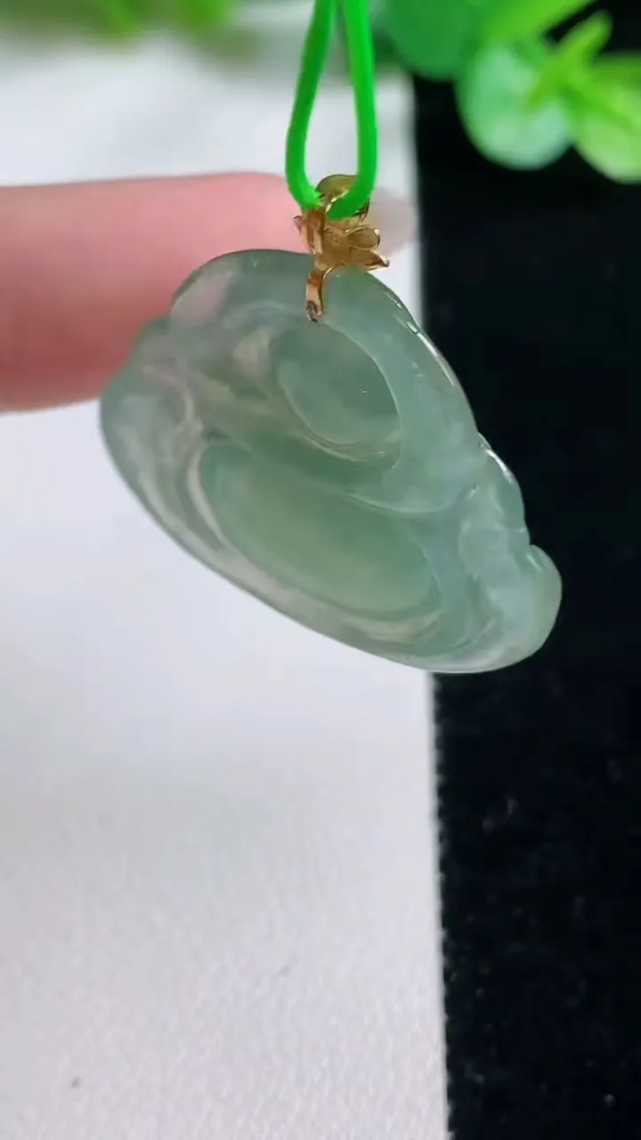 天然A货翡翠佛公吊坠，尺寸26-29.2-4.5，重量:4.88g
10月23日