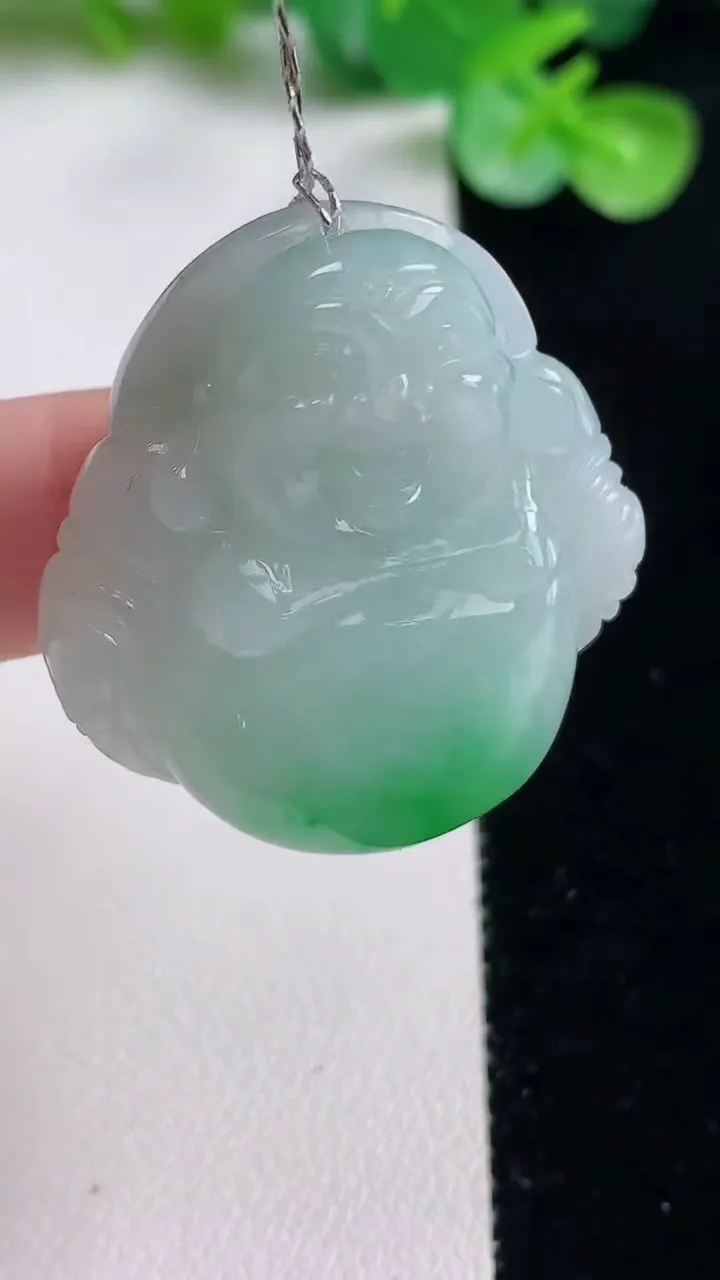 天然A货翡翠佛公吊坠，尺寸31.7-31.4-12，重量:20.90g
10月23日