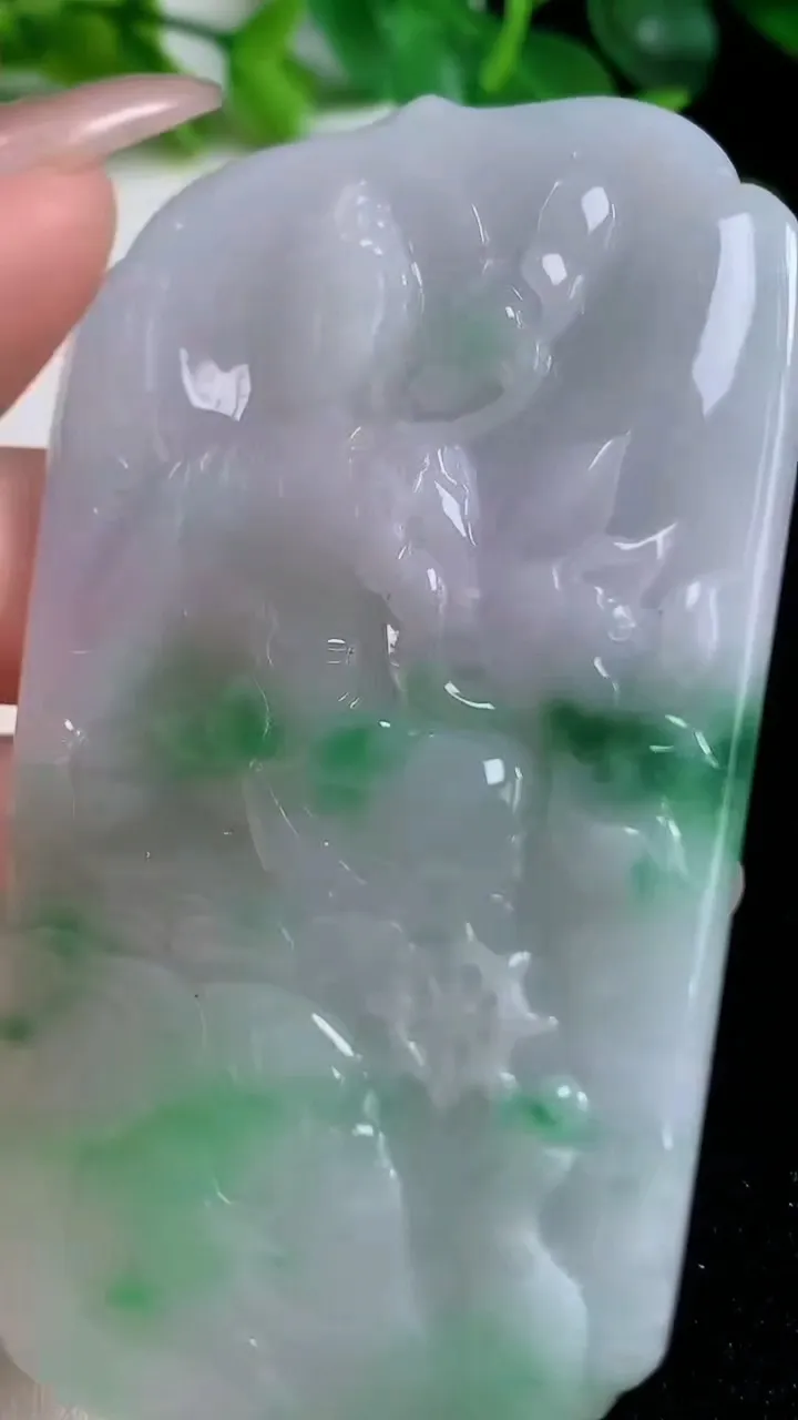 天然A货翡翠普贤菩萨吊坠，尺寸78.2-47.6-5.2，重量:48.32g
10月23日