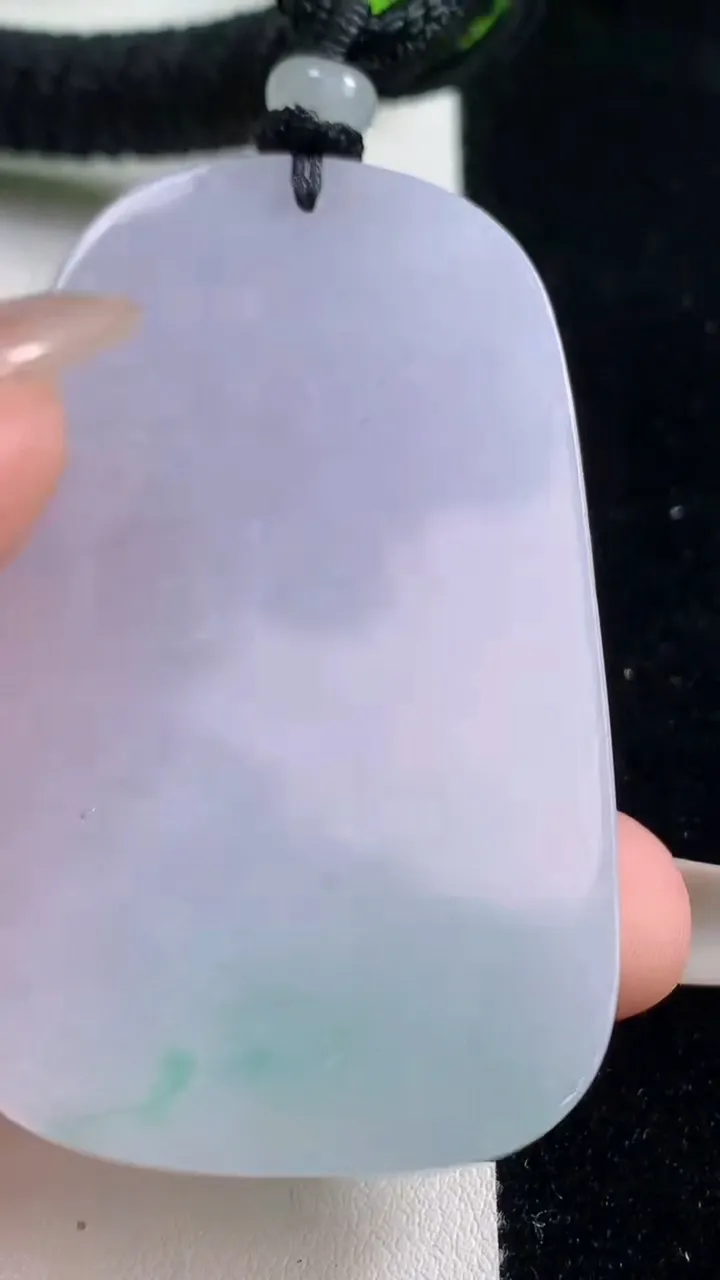 天然A货翡翠种春带彩紫罗兰观音菩萨吊坠，尺寸59.2-37.2-8.8，重量:46.96g
10月23日
