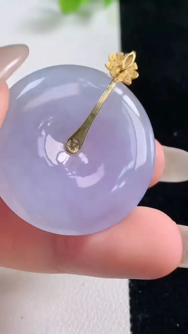 天然A货翡翠18K金紫罗兰平安扣吊坠，尺寸32.5-5.8，重量:14.80g
10月23日