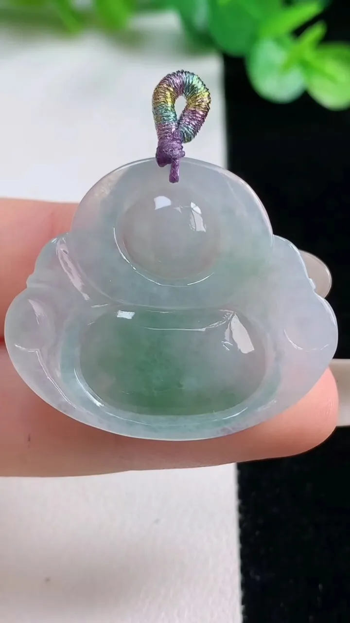 天然A货翡翠佛公吊坠，尺寸28.8-33.5-6，重量:7.45g
10月23日