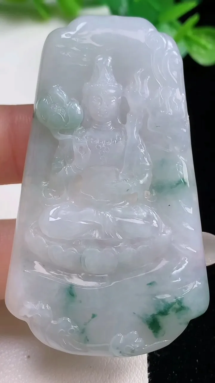 天然A货翡翠冰种飘花虚空藏菩萨吊坠，尺寸63.2-38.4-5.8，重量:28.20g
10月23日