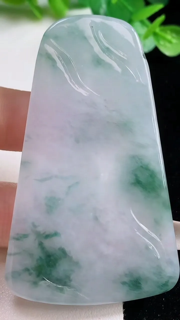 天然A货翡翠冰种飘花普贤菩萨吊坠，尺寸69.8-41-5.5，重量:31.77g
10月23日