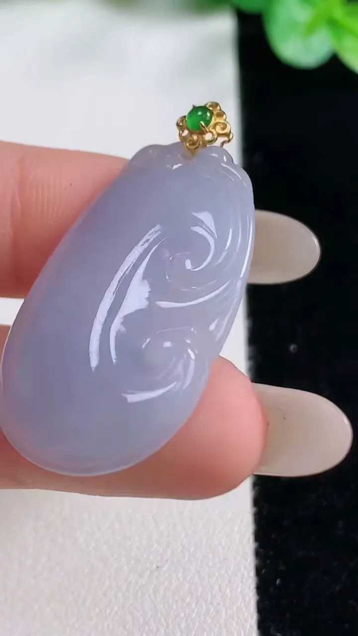 天然A货翡翠18K金紫罗兰如意吊坠，尺寸32-20.2-4，重量:5.70g
10月23日