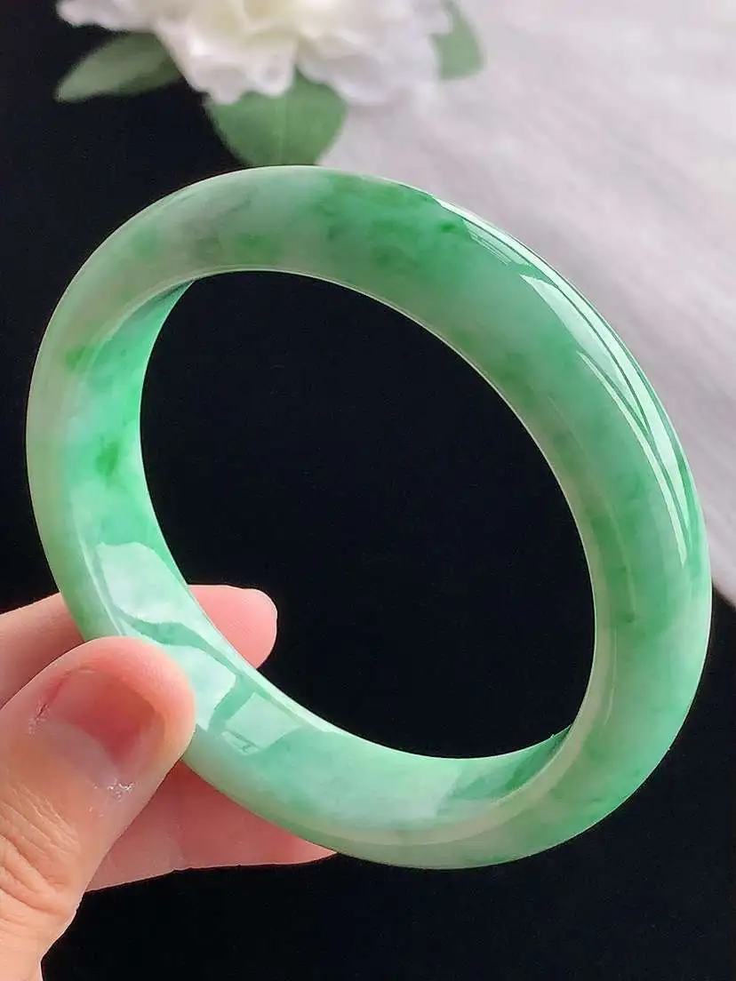 a货翡翠老坑冰润满绿正装正圈手镯56-57圈口  尺寸56.5×13.8×8mm 重量61.70g 1023