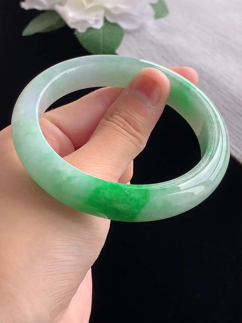 a货翡翠老坑冰种飘绿正装正圈手镯59-60大圈口  尺寸59.8×12.2×8.8mm 重量66.42g 1023