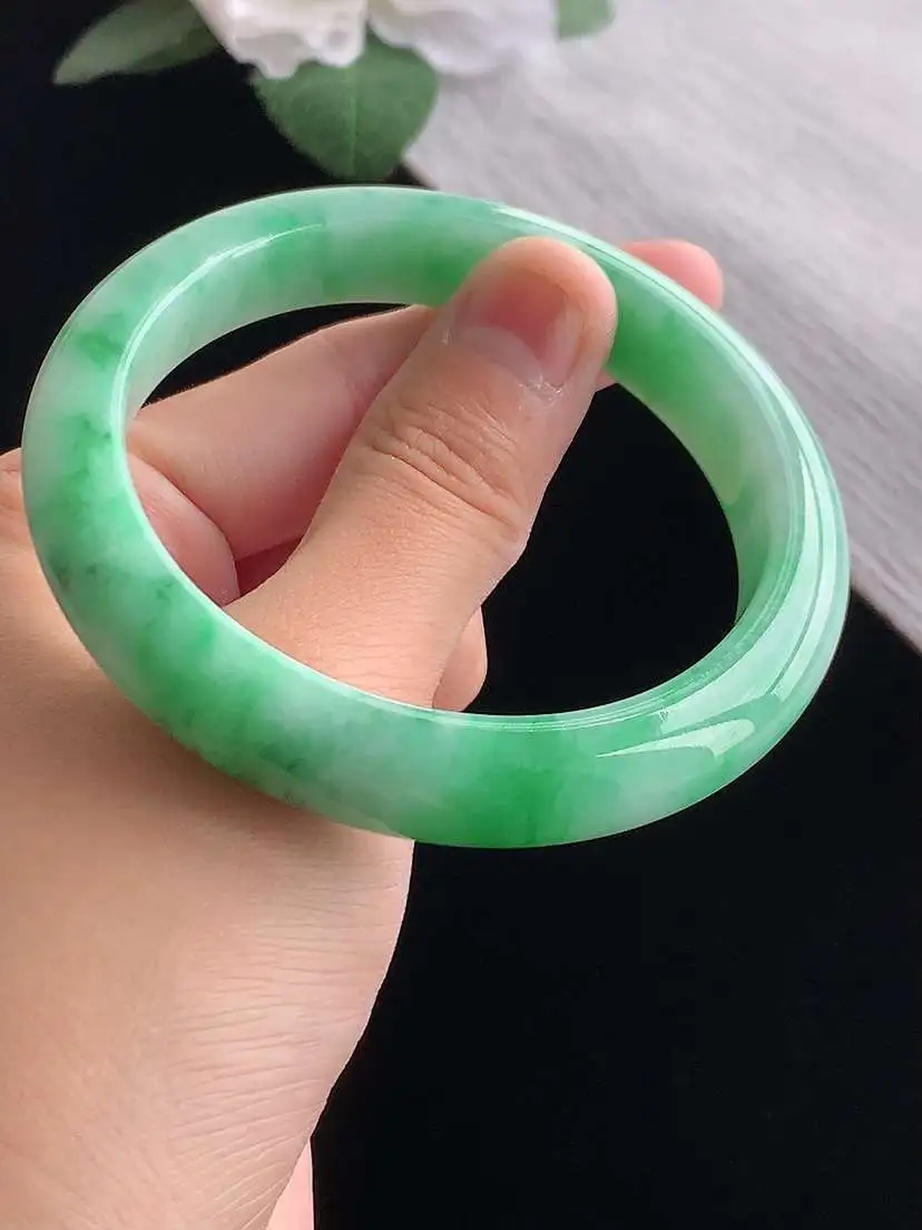 a货翡翠老坑冰种飘绿正装正圈手镯57-58圈口  尺寸57.8×11.2×8.6mm 重量55.40g 1023