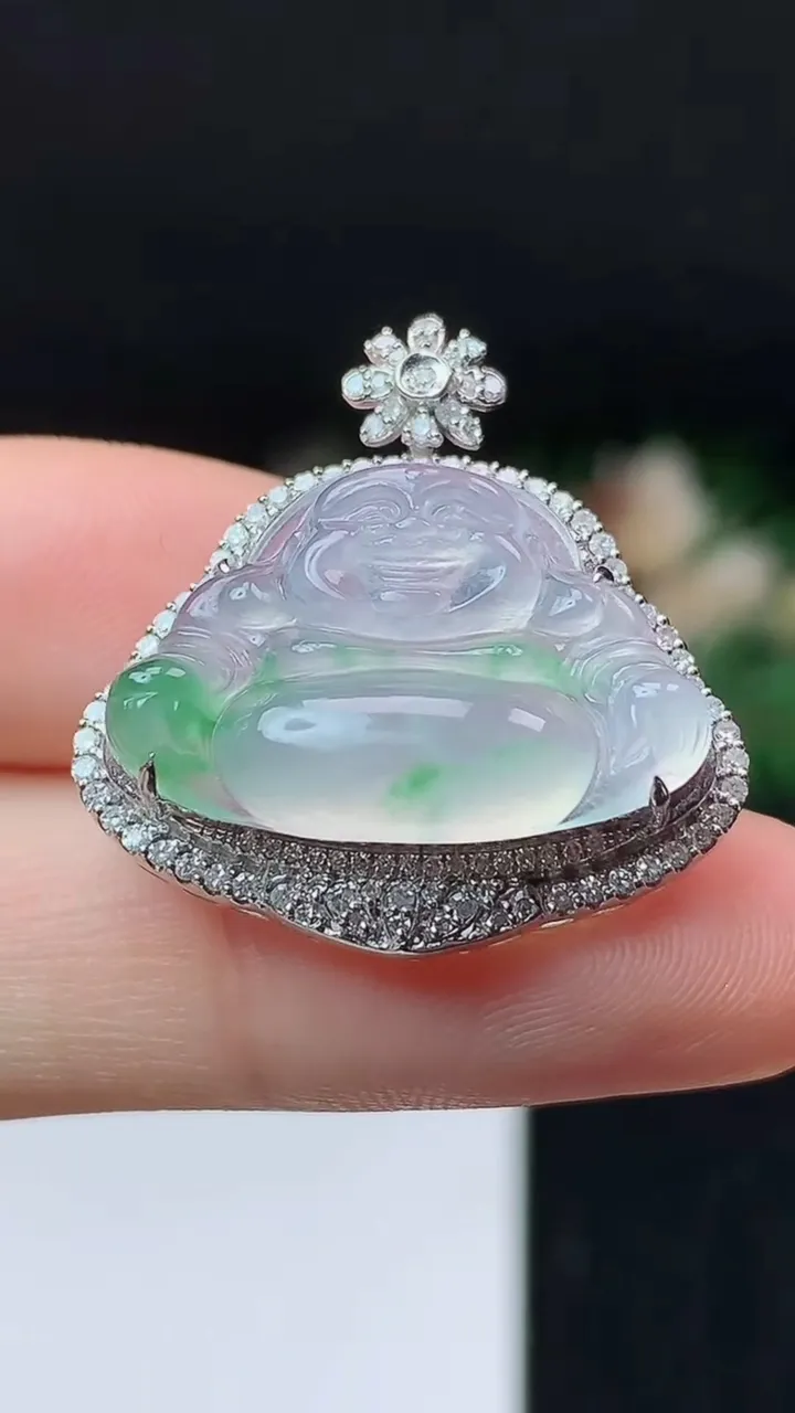 天然A货翡翠佛公吊坠，尺寸27-25.9-10，裸石15.3-22.5，重量:4.55g
10月24
