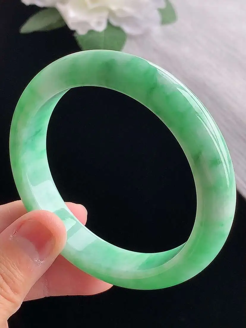 a货翡翠老坑冰种满绿正装正圈手镯56-57圈口 尺寸56×12×8.3mm 重量56.16g 1023