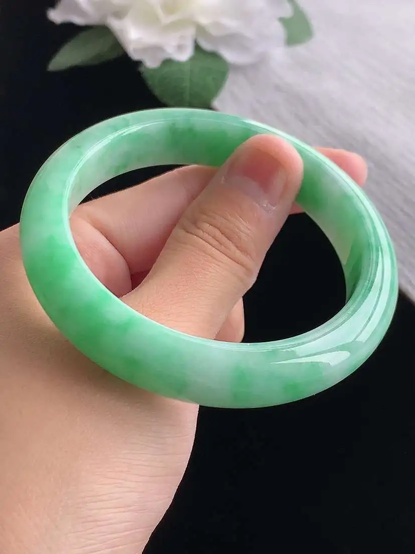 a货翡翠老坑冰种满绿正装正圈手镯56-57圈口 尺寸56×12×8.3mm 重量56.16g 1023