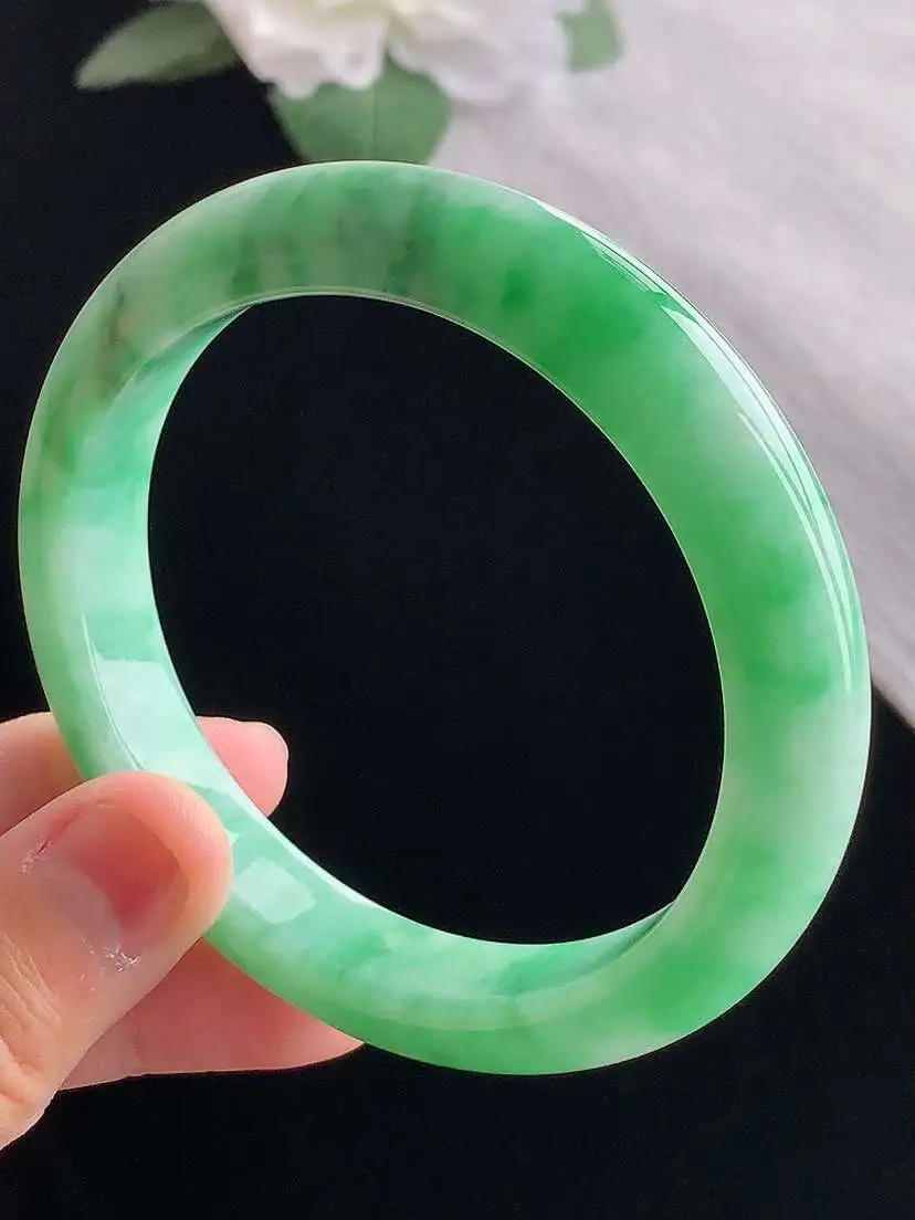 a货翡翠老坑冰种飘绿正装正圈手镯57-58圈口  尺寸57.8×11.2×8.6mm 重量55.40g 1023