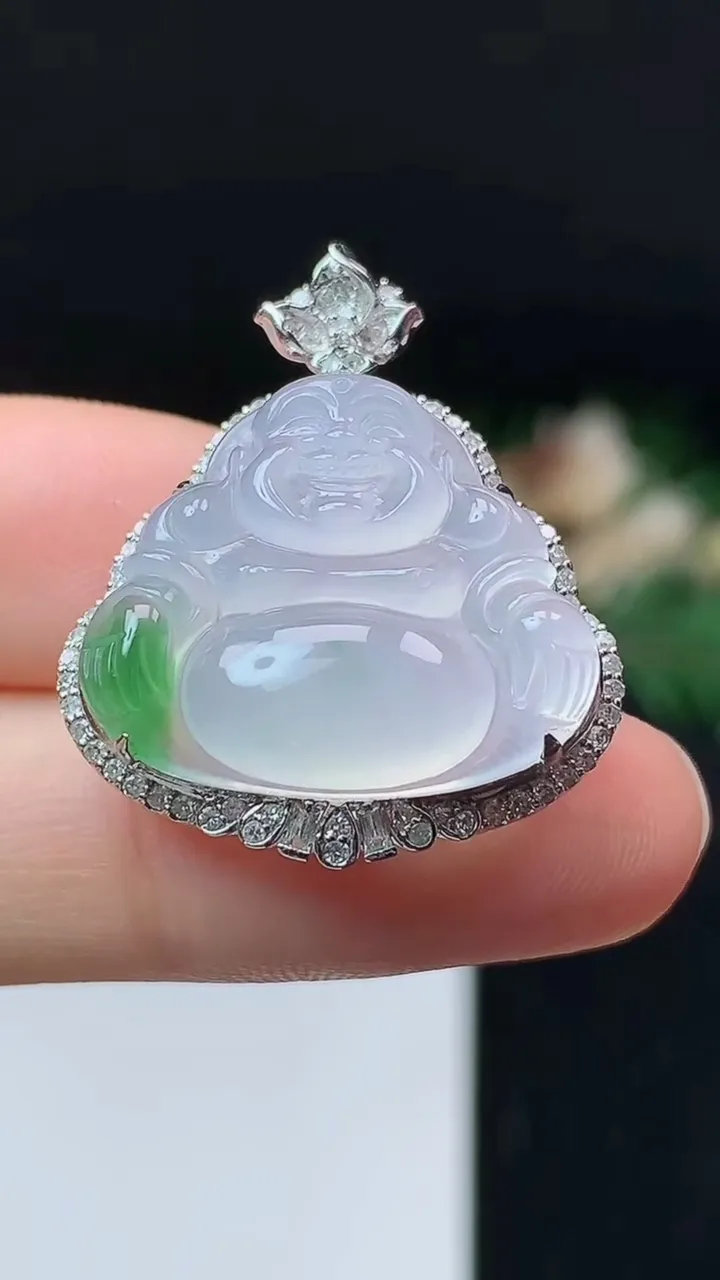 天然A货翡翠佛公吊坠，尺寸29.3-24.2-10.4，裸石18.5-21.8，重量:5.64g
1