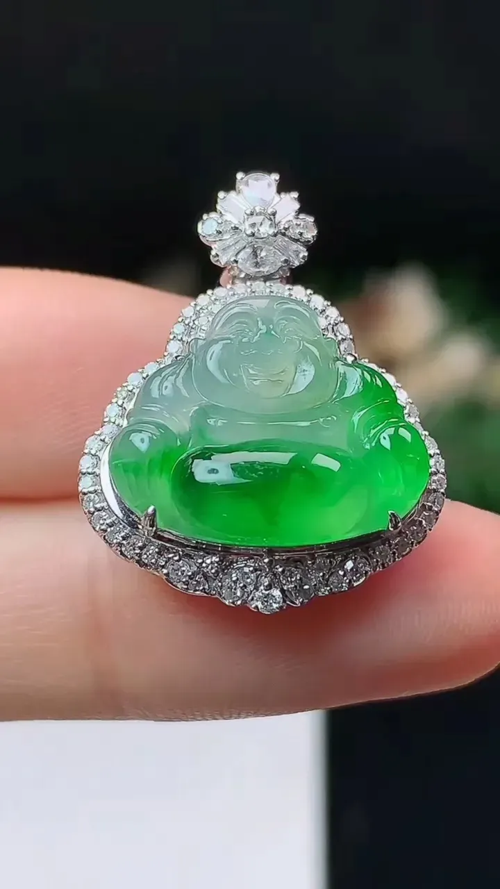 天然A货翡翠佛公吊坠，尺寸25.9-20.2-10.2，裸石13.8-17，重量:5.12g
10月