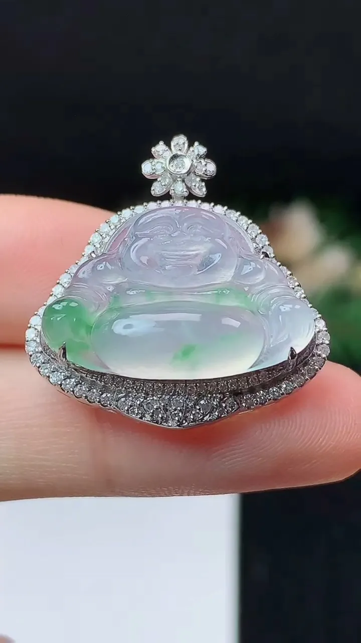 天然A货翡翠佛公吊坠，尺寸27-25.9-10，裸石15.3-22.5，重量:4.55g
10月24