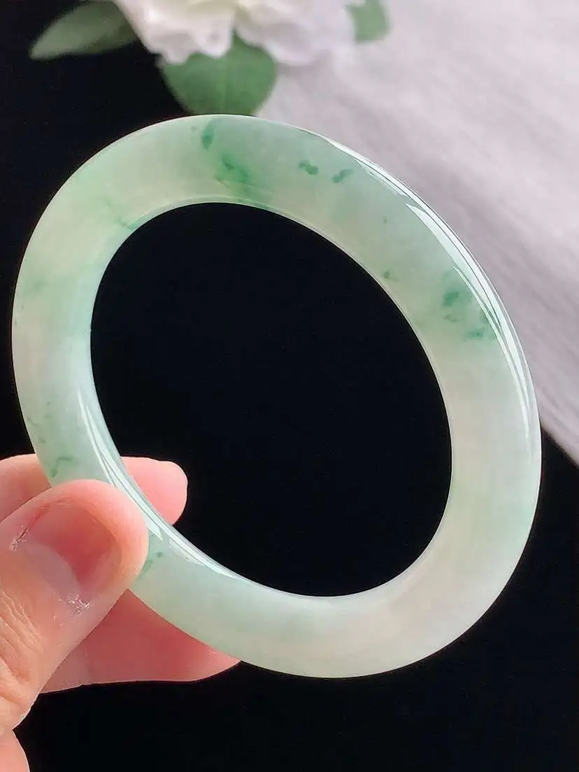 a货翡翠老坑冰种飘花圆条手镯51-52小圈口 尺寸51.6×9.5mm 重量46.86g 1023