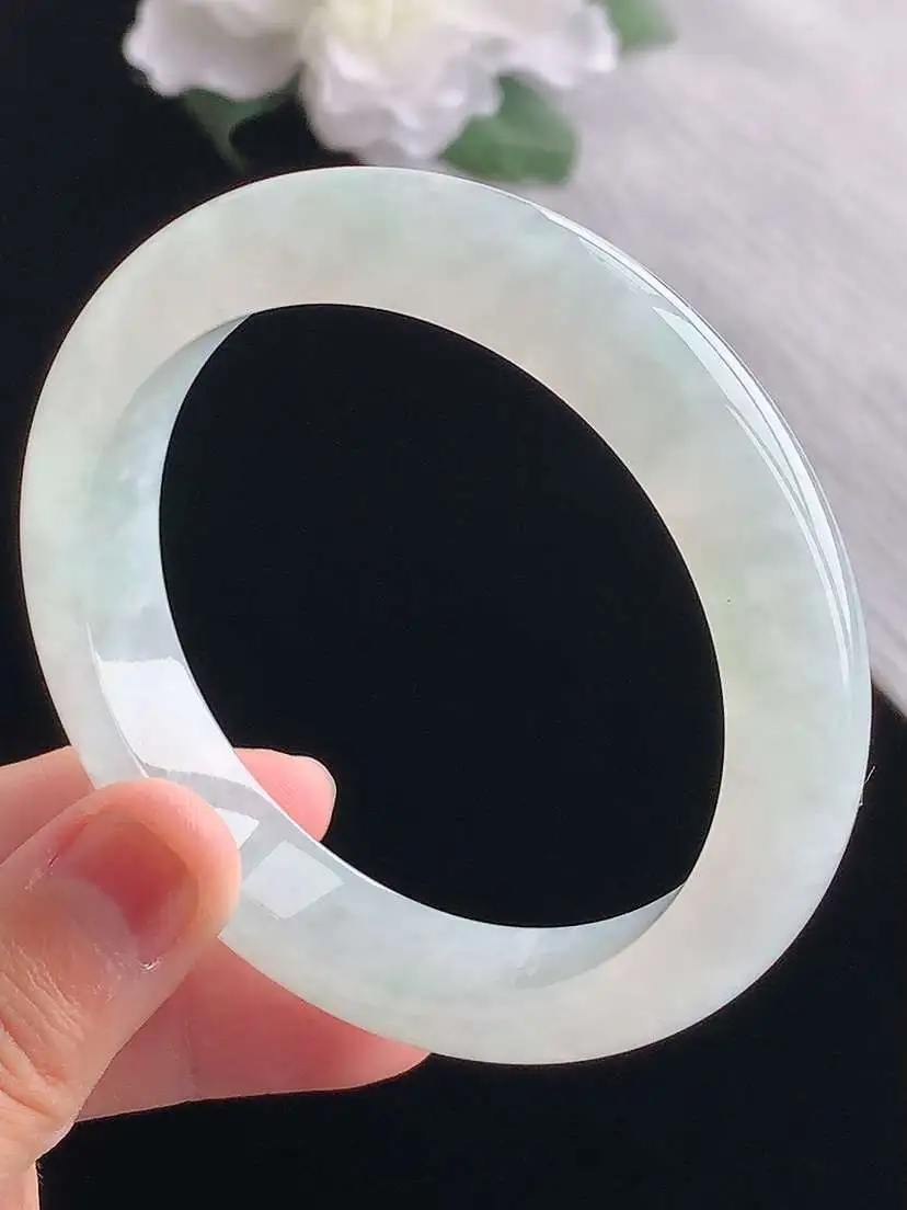a货翡翠老坑冰种白月光正装正圈手镯57-58圈口  尺寸57.5×12.2×8.8mm 重量62.2