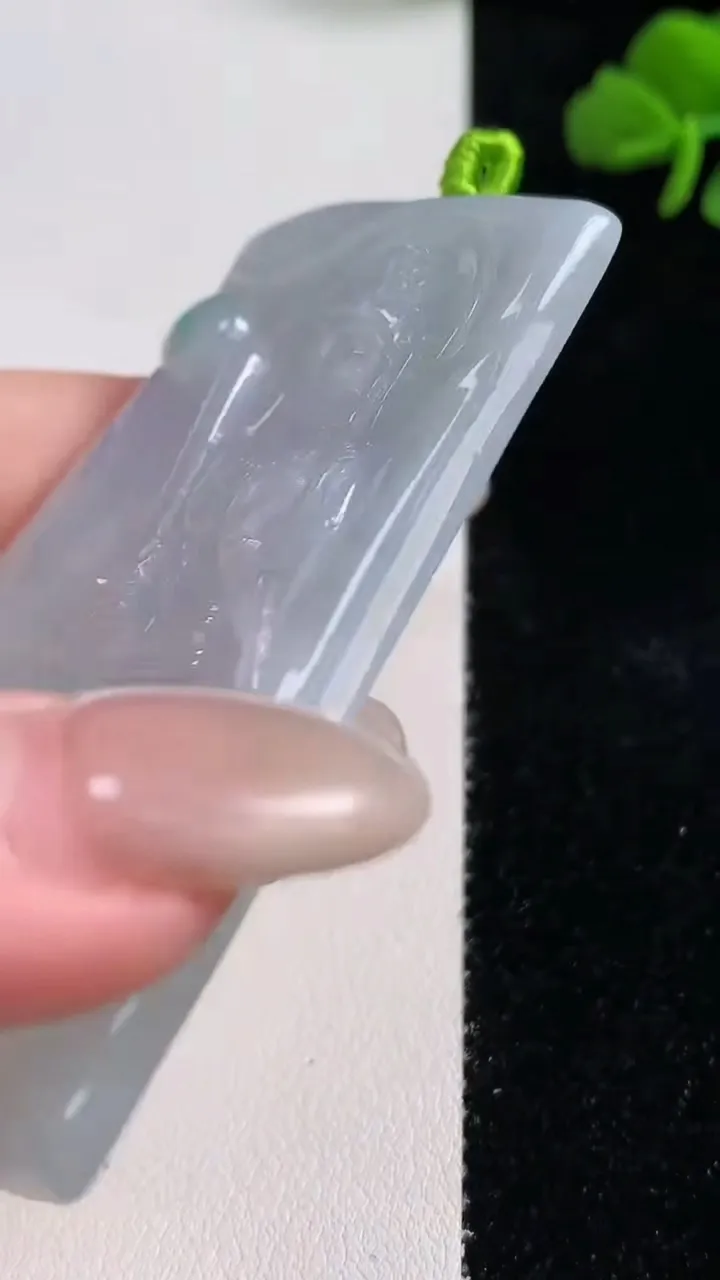 天然A货翡翠文殊菩萨吊坠，尺寸67-43-5.6，重量:39.49g
10月25日