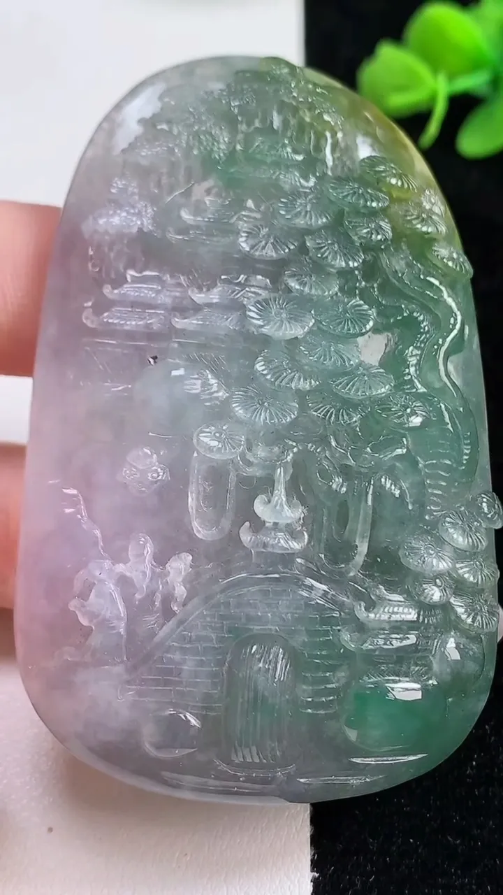 天然A货翡翠山水牌吊坠，尺寸70-45-14，重:71.47g
10月25日