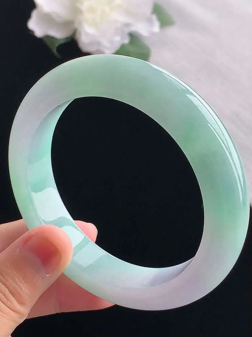 a货翡翠老坑冰种春带彩紫罗兰飘绿厚装正装正圈手镯60-61大圈口  尺寸60×13.8×9.3mm 重量85.03g 1024