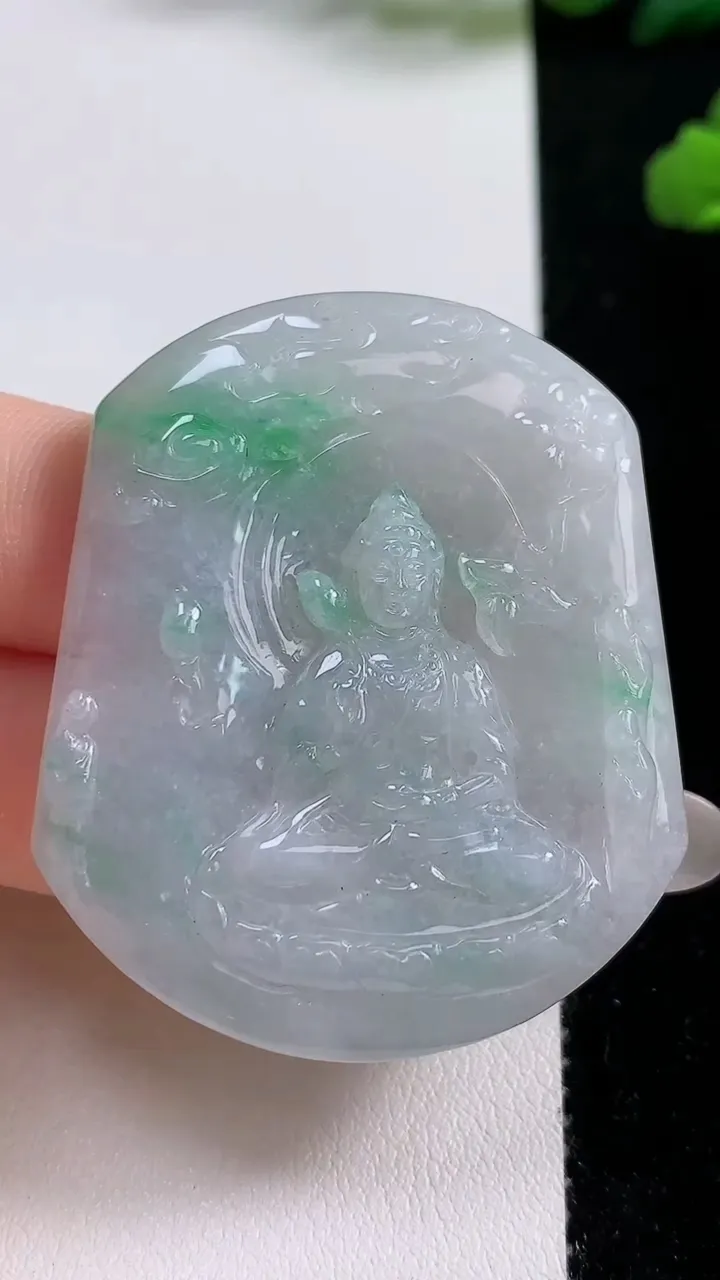 天然A货翡翠观音菩萨吊坠，尺寸47-40-6，重:21.60g
10月25日