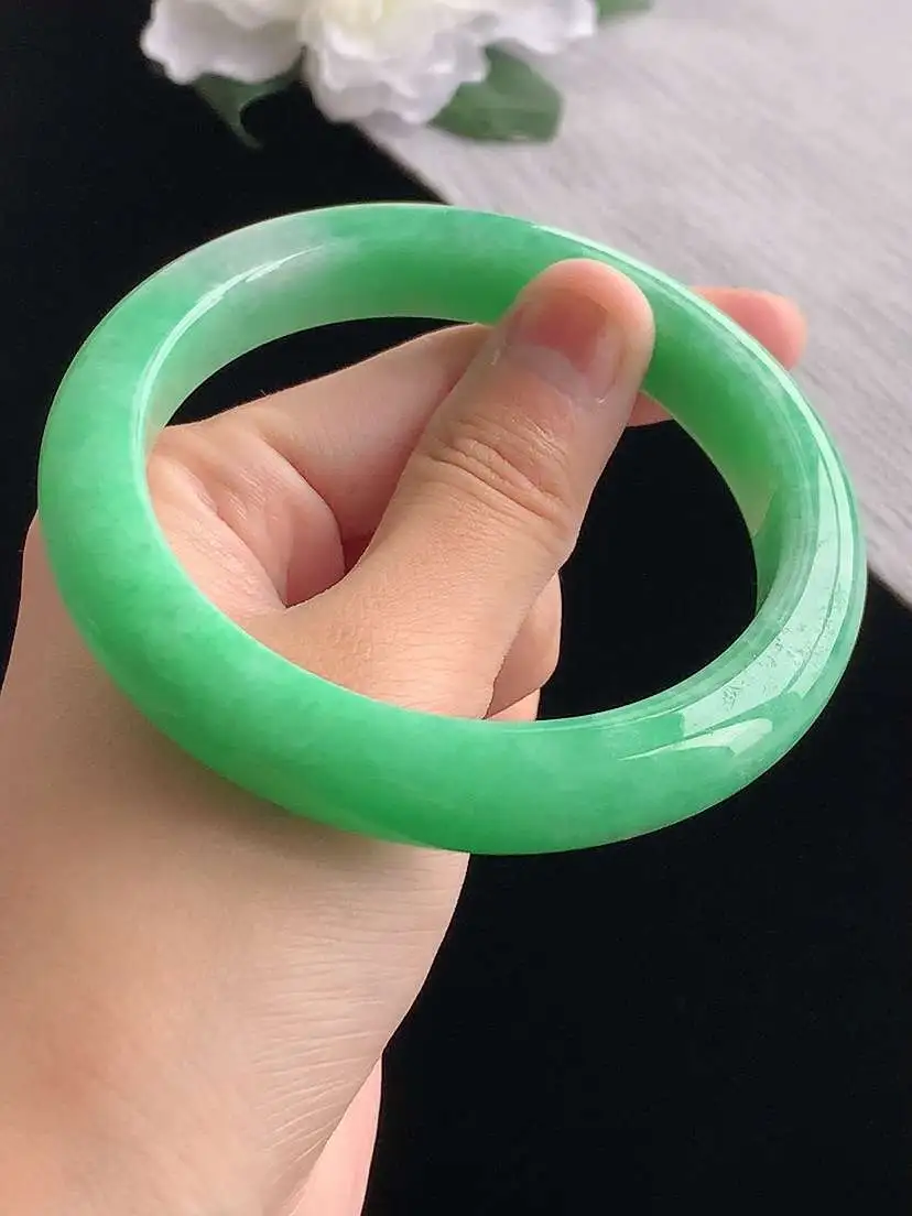 a货翡翠老坑冰种满绿正装正圈手镯62-63大圈口  尺寸62.5×12×9.5mm 重量72.76g 1024