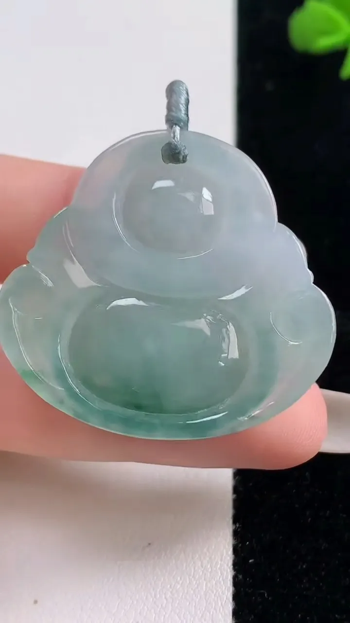 天然A货翡翠冰种飘花佛公吊坠，尺寸35-37.7-8.2，重量:15.68g
10月25日