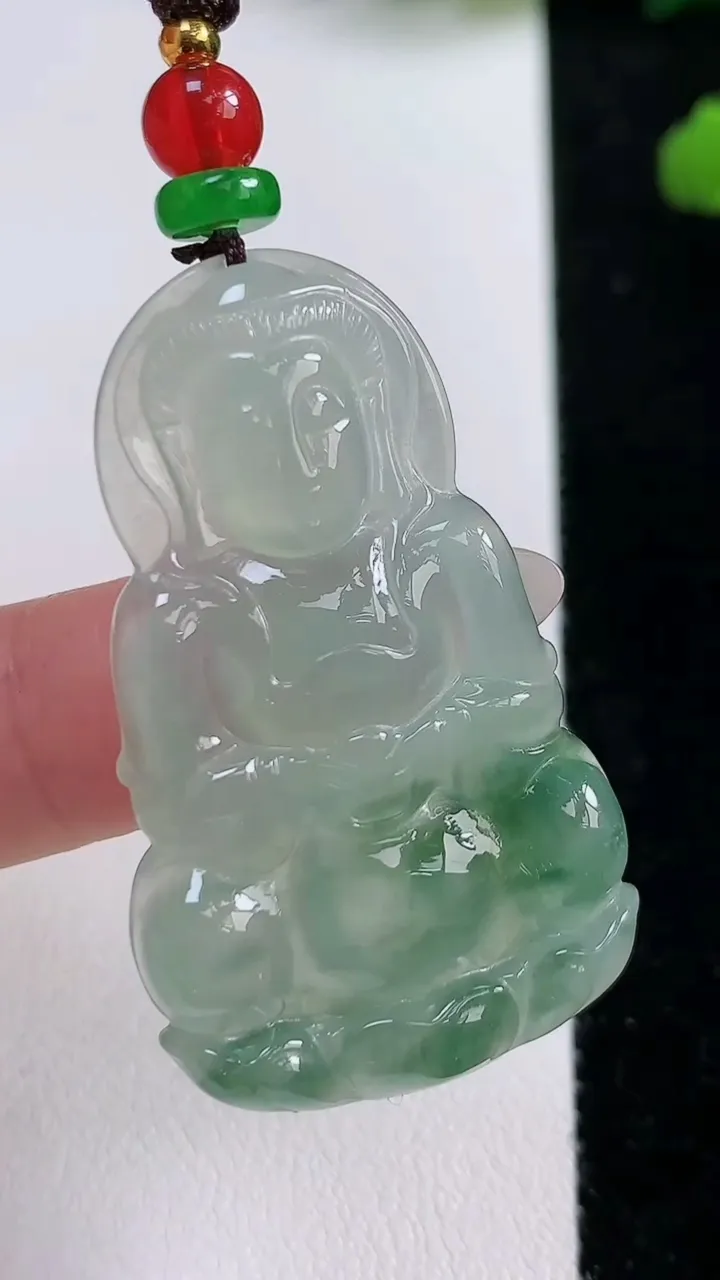 天然A货翡翠冰种飘花观音菩萨吊坠，尺寸43-26-4.5，重:9.00g
10月25日