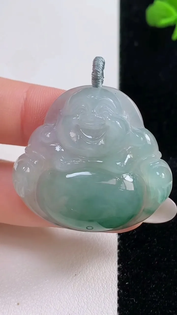 天然A货翡翠冰种飘花佛公吊坠，尺寸35-37.7-8.2，重量:15.68g
10月25日