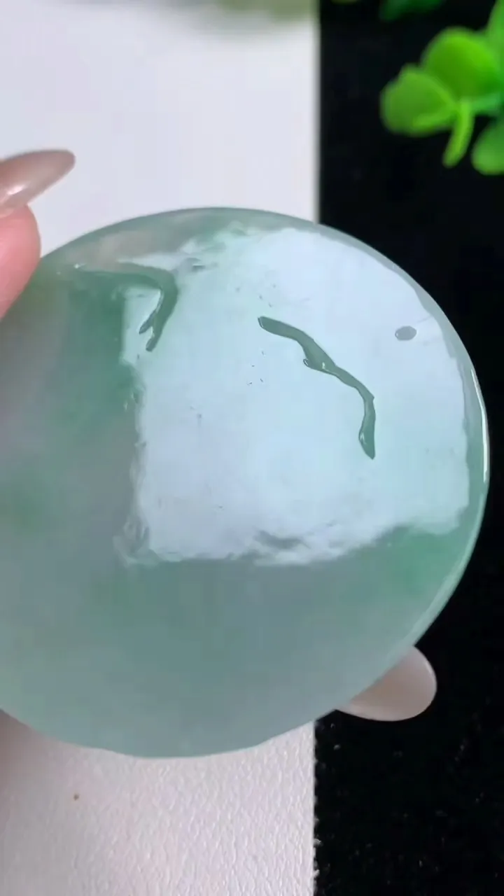 天然A货翡翠山水牌吊坠，尺寸51-5.5，重量:32.56g
10月25日