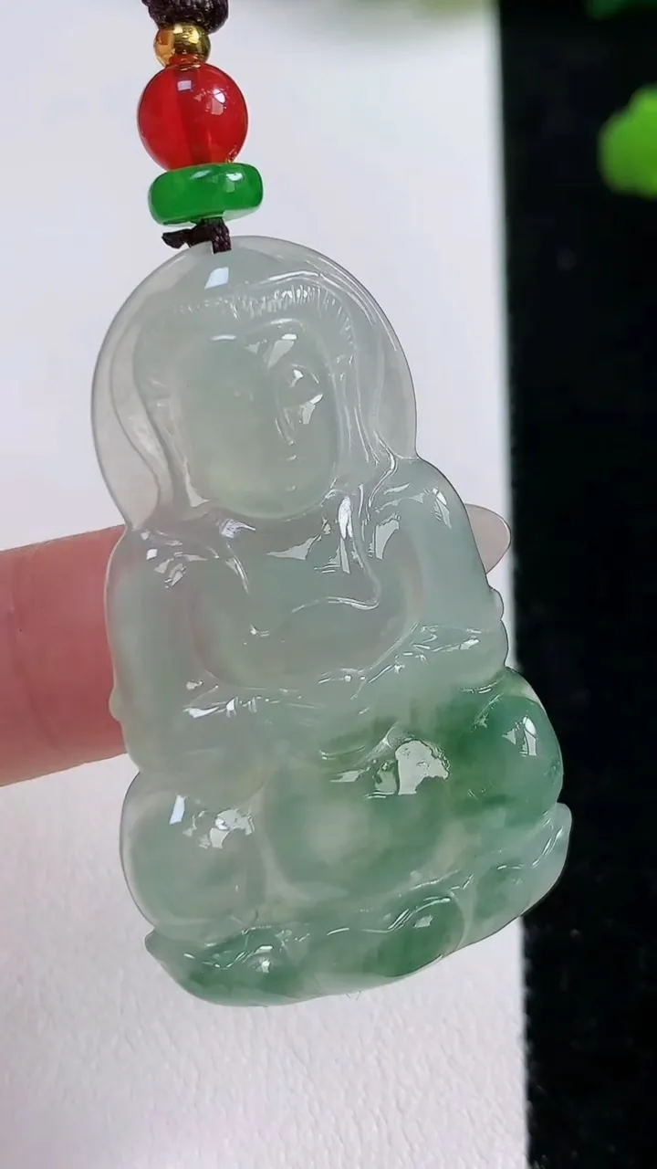 天然A货翡翠冰种飘花观音菩萨吊坠，尺寸43-26-4.5，重:9.00g
10月25日