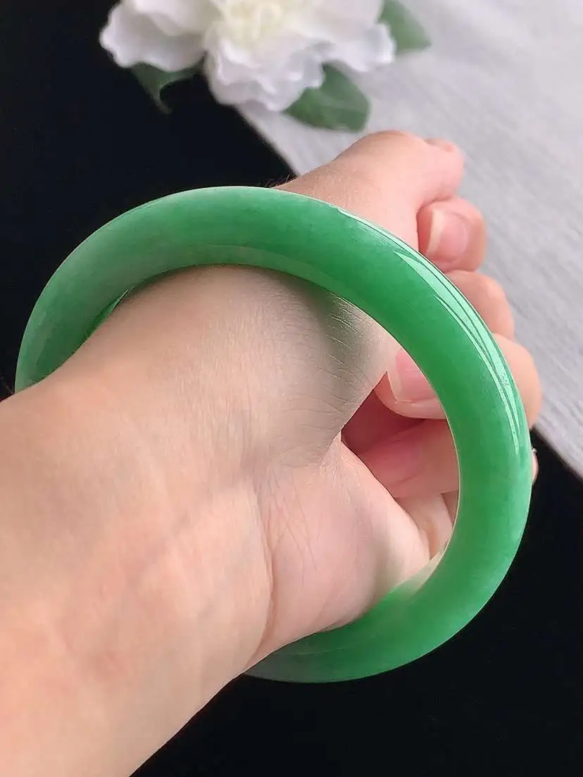 a货翡翠老坑冰种满绿正装正圈手镯62-63大圈口  尺寸62.5×12×9.5mm 重量72.76g 1024