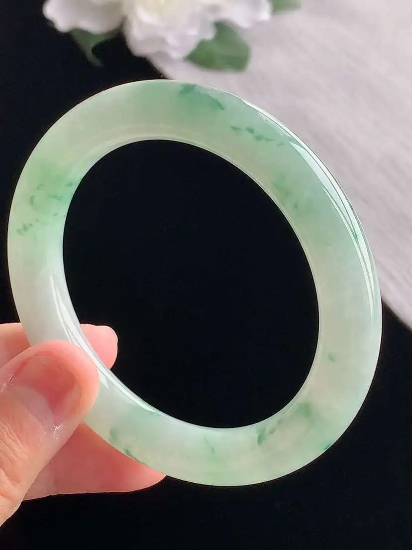 a货翡翠老坑冰种飘花圆条手镯52-53小圈口  尺寸52.5×9.6mm 重量49.16g 1024