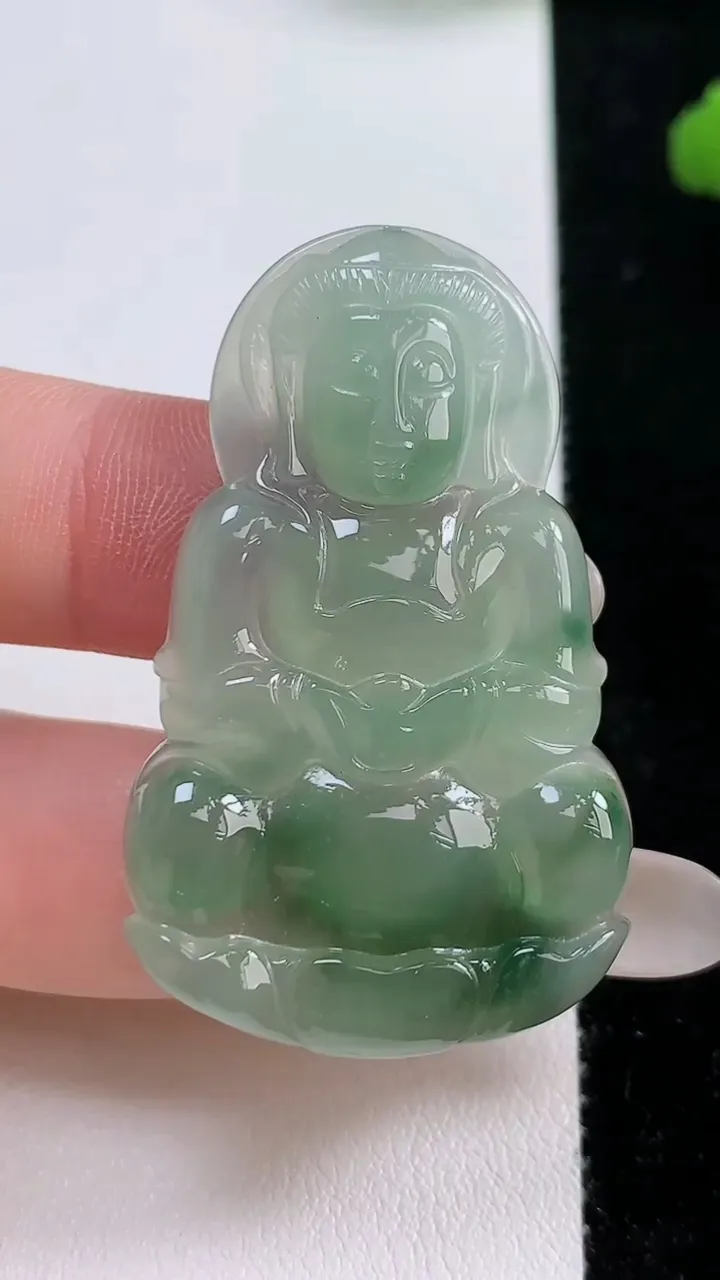 天然A货翡翠观音菩萨吊坠，尺寸45.5-28-4.2，重:9.77g
10月25日