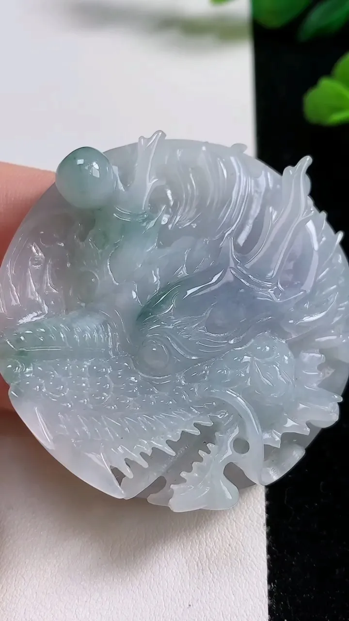 天然A货翡翠紫罗兰龙牌吊坠，尺寸 54-13重: 65.58g
10月25日
