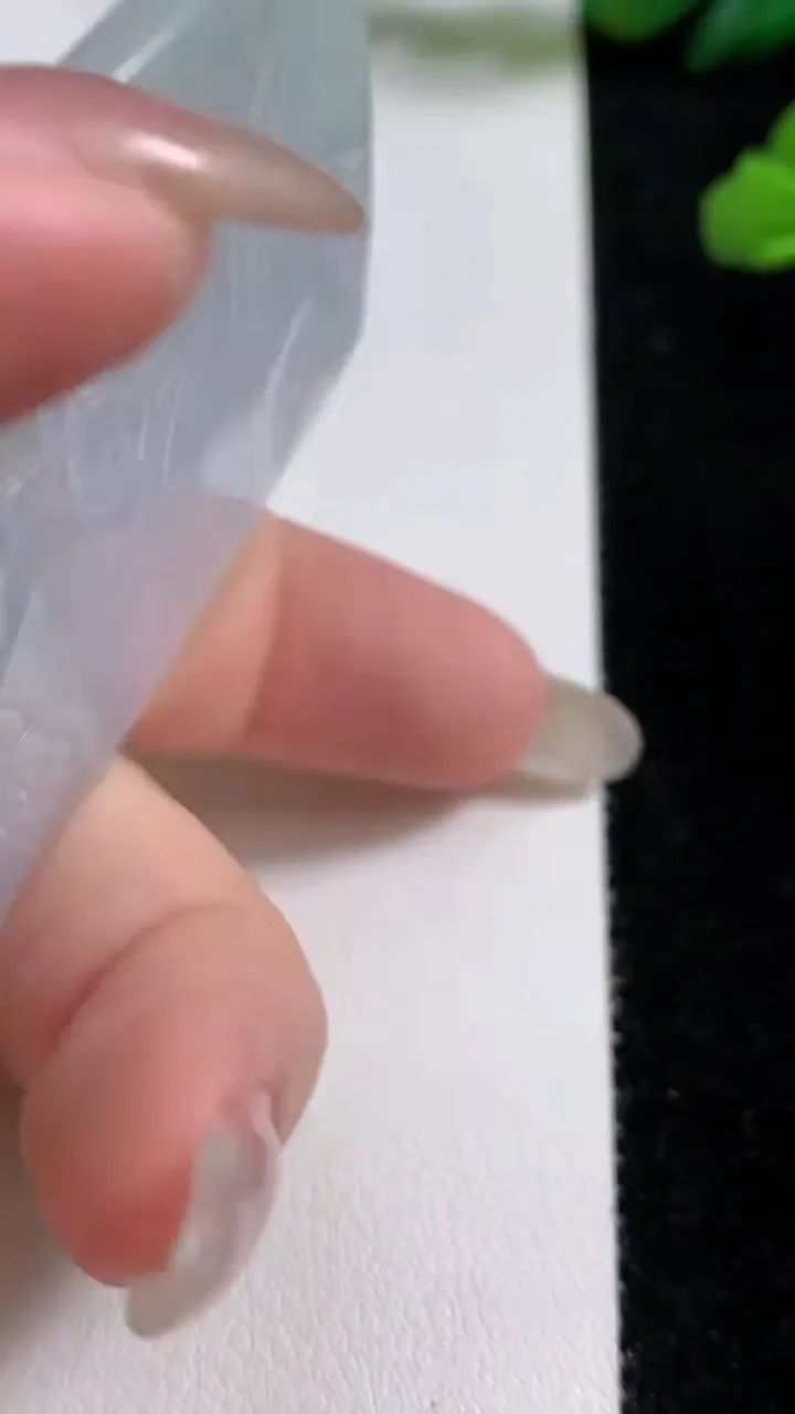 天然A货翡翠飘花文殊菩萨吊坠，尺寸73.6-45.3-6.2，重:49.24g
10月25日