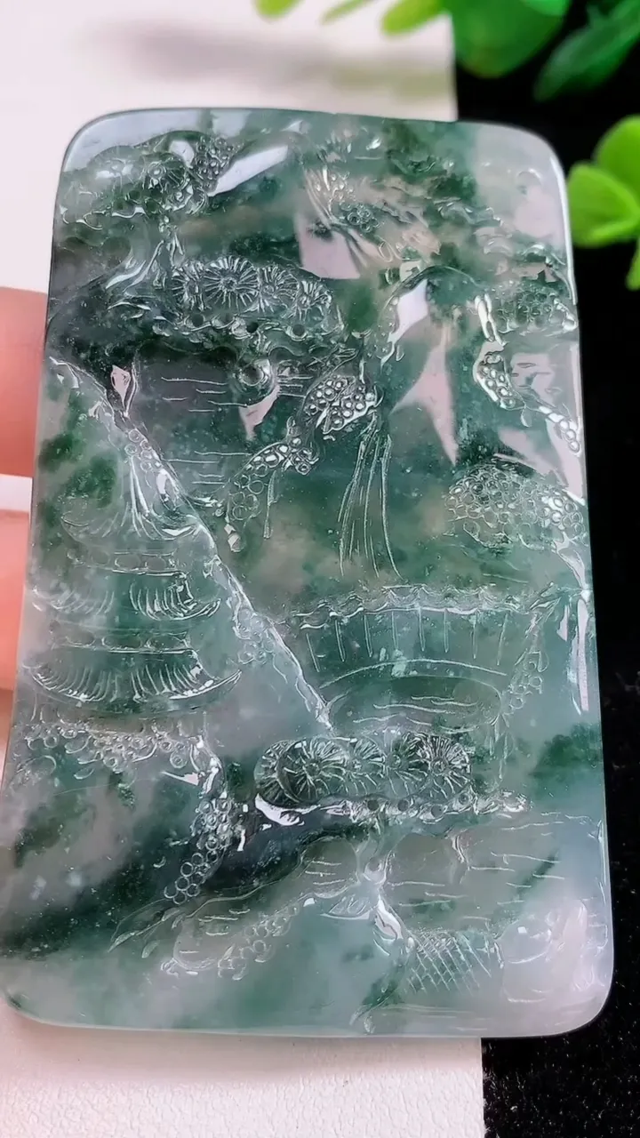 天然A货翡翠飘花山水牌吊坠，尺寸 77.8-49-7，重: 71.03g
10月25日